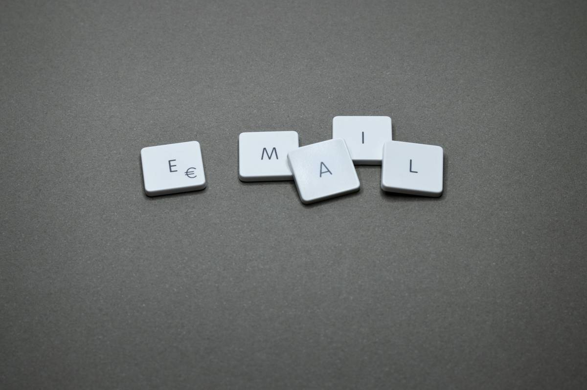 When to Use Email vs Phone: 7 Proven Tips to Avoid Costly Communication Mistakes